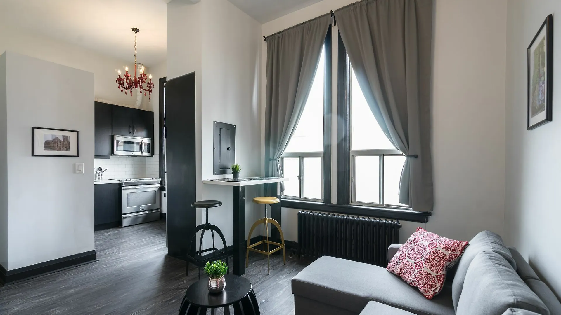 Applewood Suites - Toronto Traveller Loft 0*,  Canada