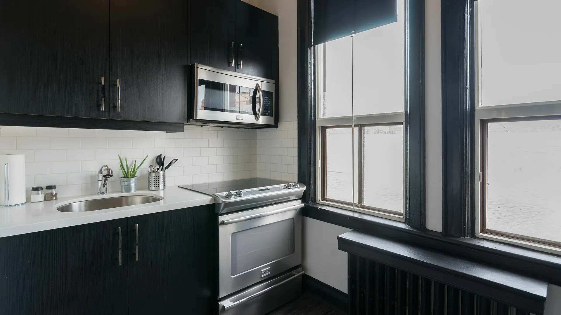 Applewood Suites - Toronto Traveller Loft Apartment